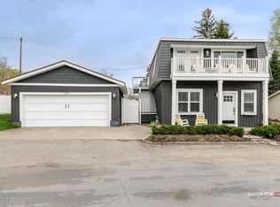 15944 Graves Ave, Spring Lake, MI 49456