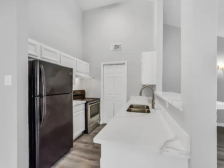 11012 Crenchrus Ct — Photo 5