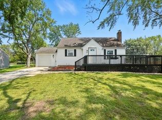 12 Sunset Rd, Merrillville, IN 46410