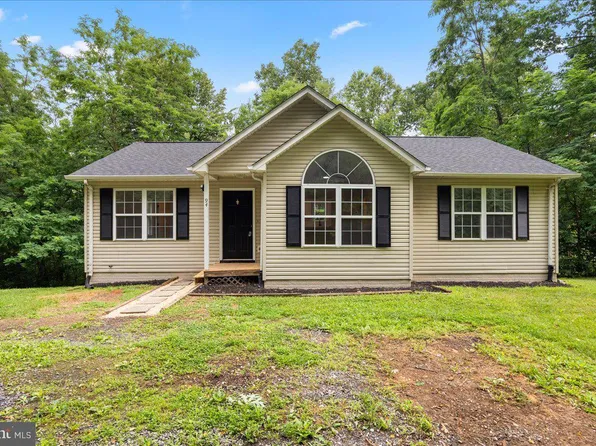 94 Tee Ct, Linden, VA 22642