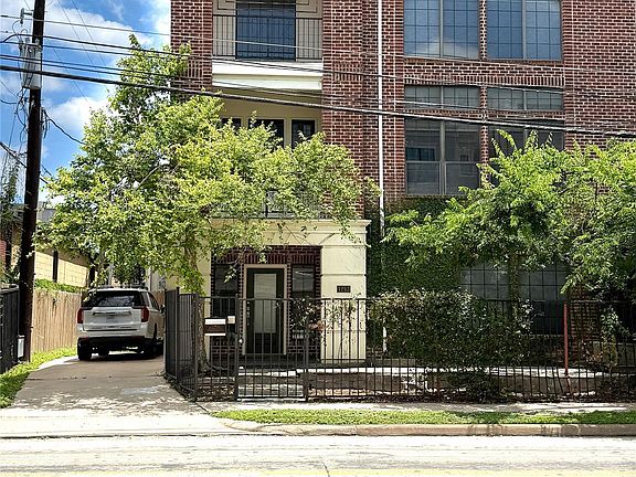 2nd image of 1213 Dunlavy St