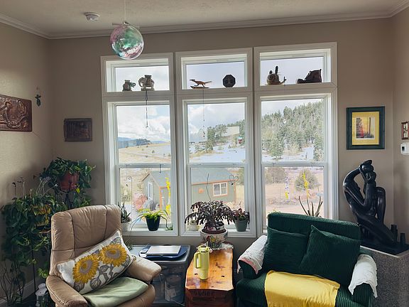 5th image of 524 Robinson Rd