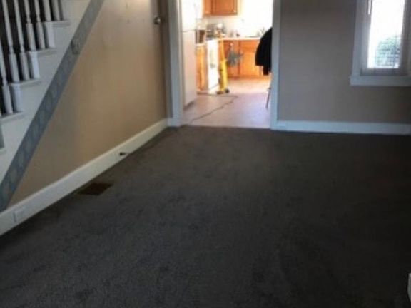 living room/dinning room facing kitchen