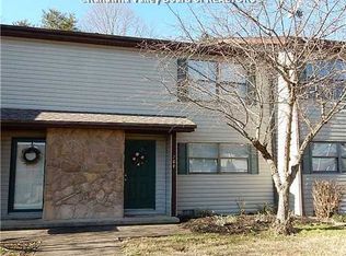 704 Fairway Gdns, Hurricane, WV 25526