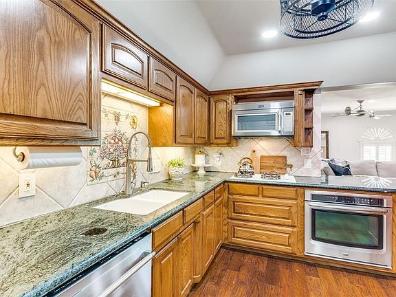 2nd image of 4712 Riviera Ct