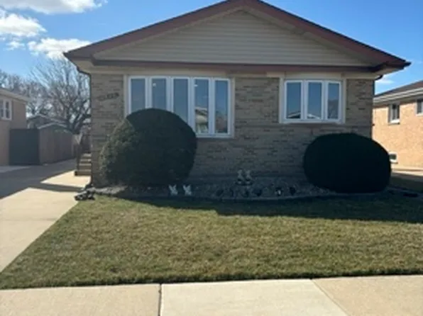 3820 Emerson Dr, Schiller Park, IL 60176