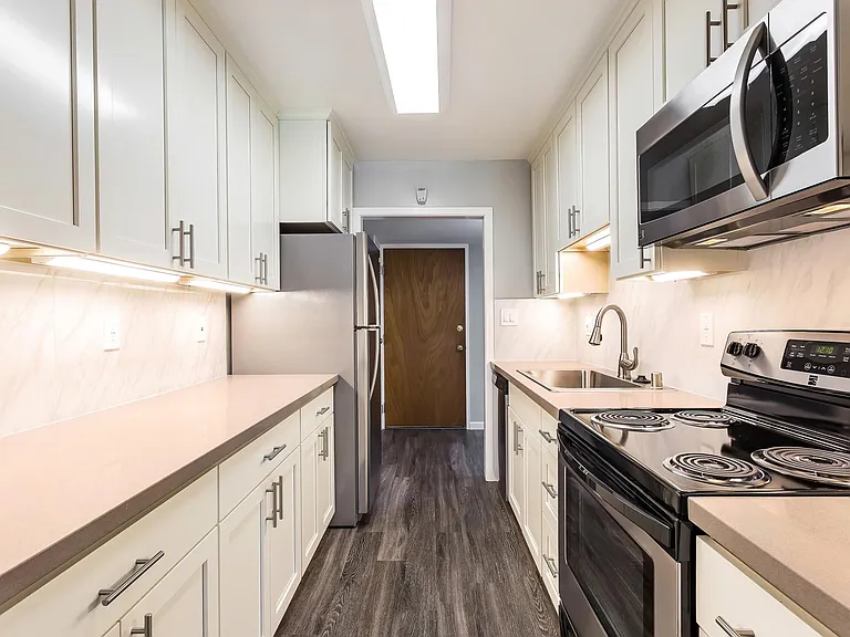 Parksquare Apartments — Photo 20
