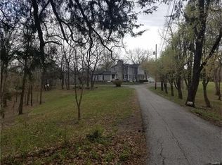 16652 Caulks Creek Rdg, Chesterfield, MO 63005