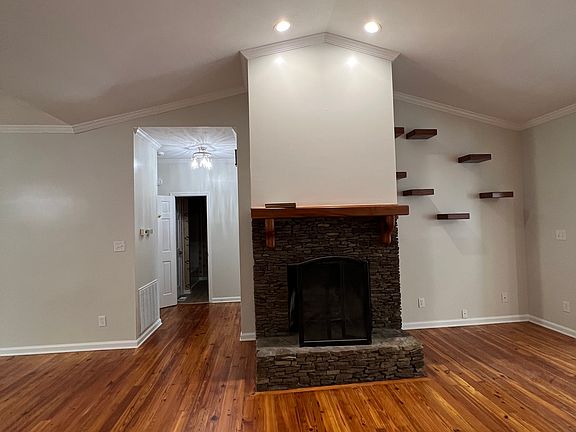 2nd image of 3055 Hadley Ferry Rd