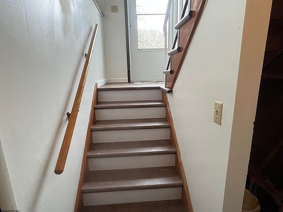 4th image of 287 Rada Ave