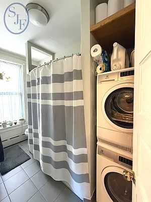 Bathroom, photo 1