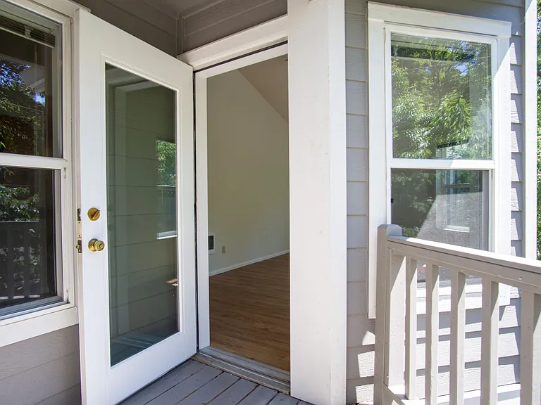 245 SW Hooker St #7 — Photo 17