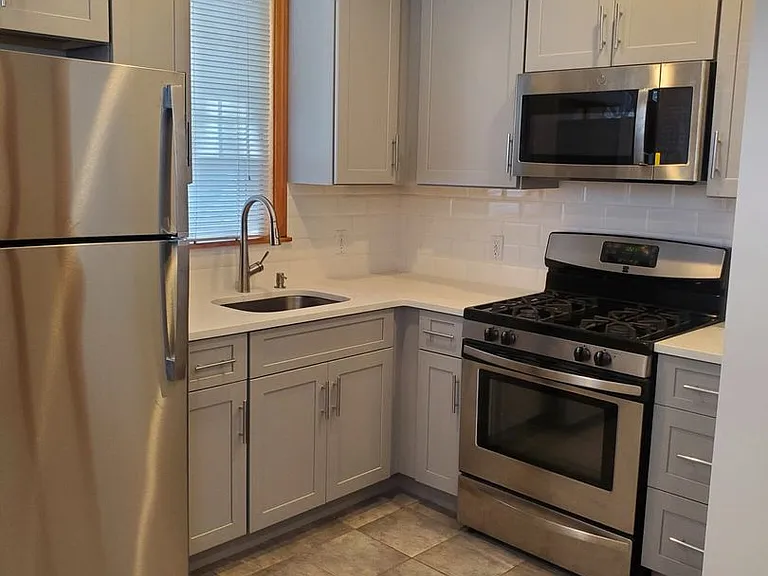 8 Dighton St #1A — Photo 4