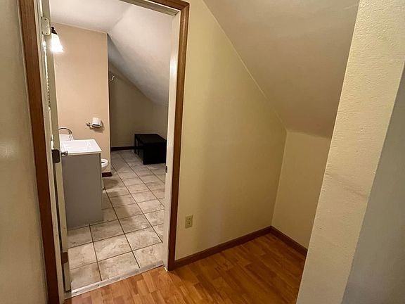 5th image of 709 Baldwin St #3