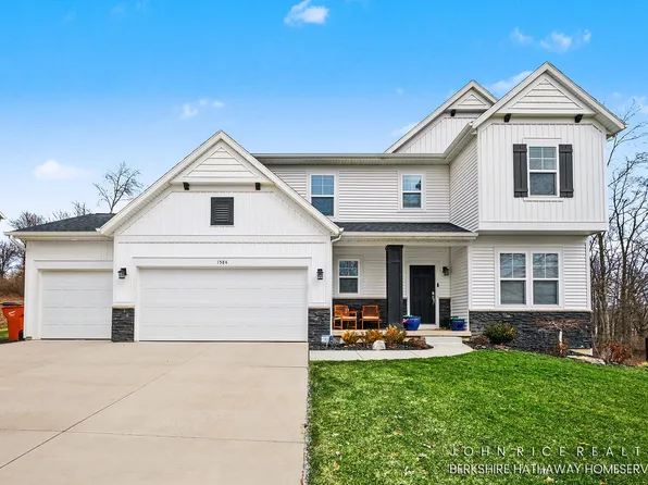 1584 Wales Dr SE, Lowell, MI 49331