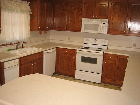3rd image of 960 Sauer Farm Rd
