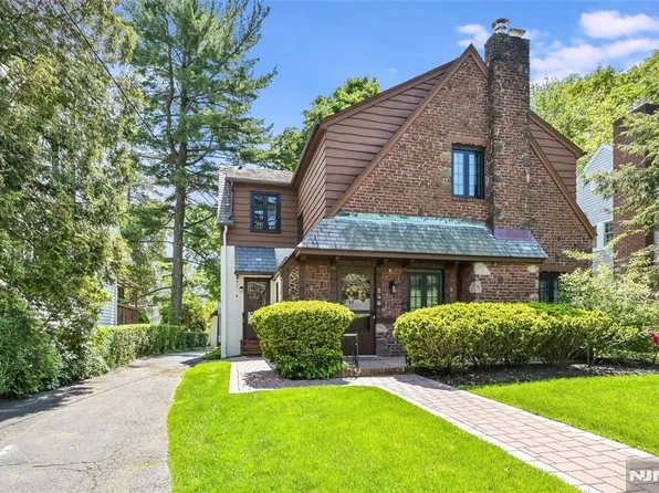 246 Cambridge Ave, Englewood, NJ 07631