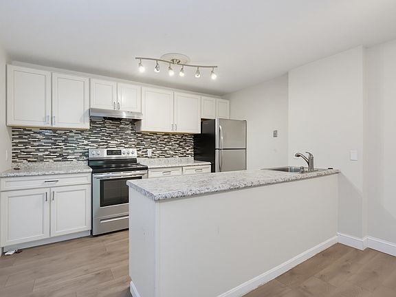 3rd image of 120 Fisherville Road #164