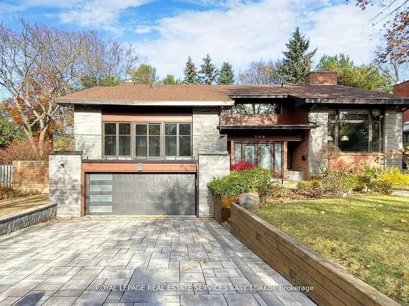 136 Denlow Blvd, Toronto, ON M3B 3J2