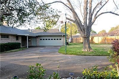 2nd image of 700 Hillcrest Ct