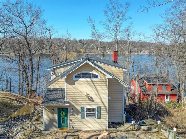 92 Osseo Park Road, Monroe, NY 10950