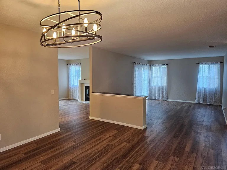 11044 Avenida De Los Lobos — Photo 3