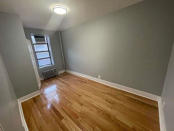 5th image of 322 E 126th St APT 4