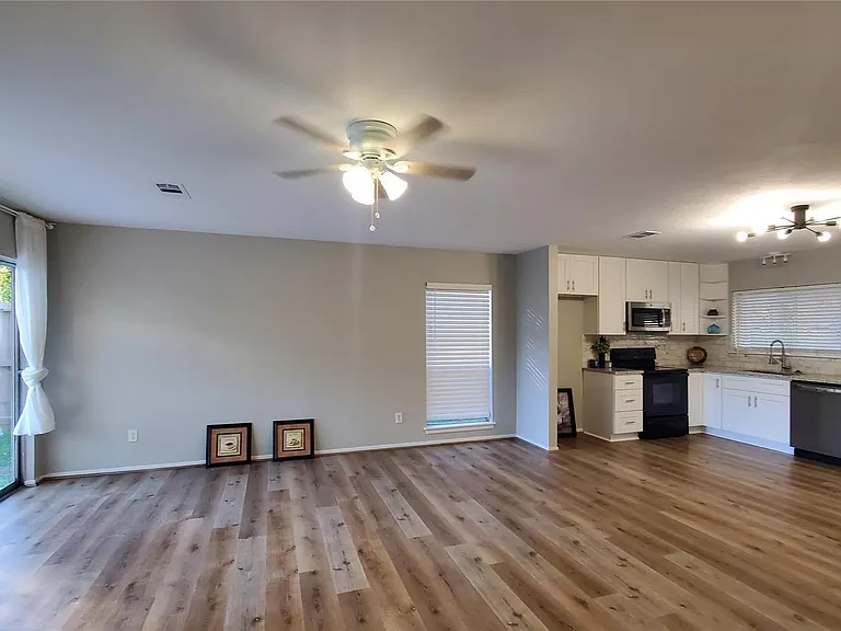 14419 Cypress Leaf Dr — Photo 5