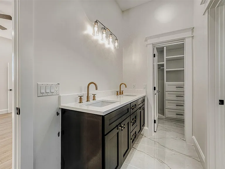 406 E Carrie Mnr — Photo 19