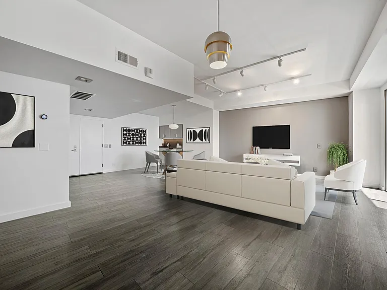 7250 Franklin Ave #1204 — Photo 6