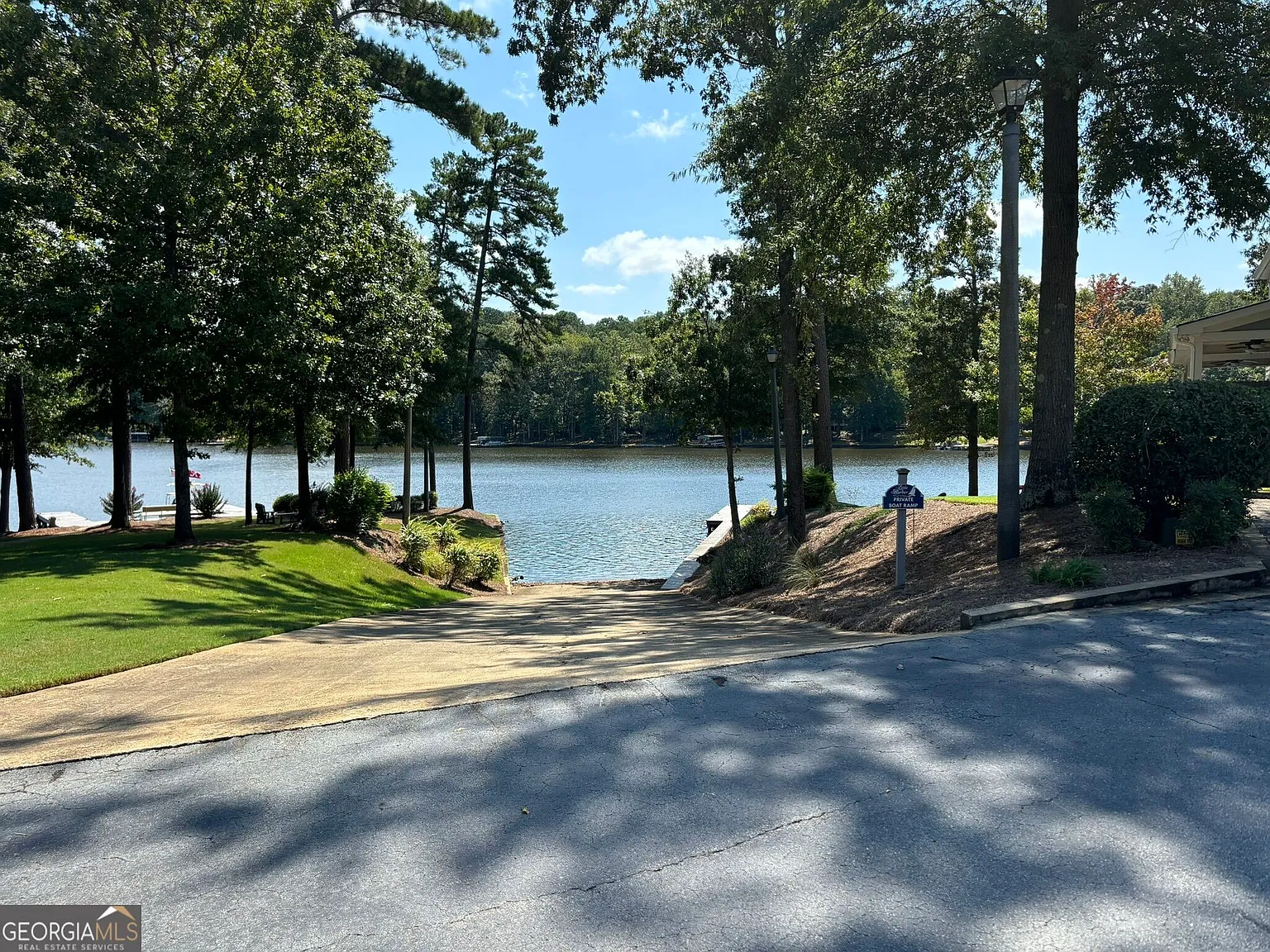 3 bed, 2.5 bath, 1750 sqft, $2,000 — Photo 4