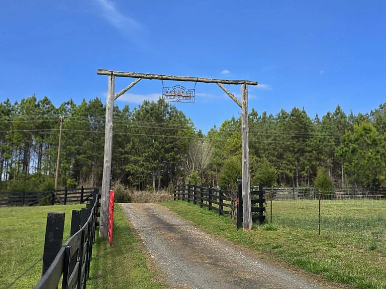 McConnells Hwy W — Photo 13
