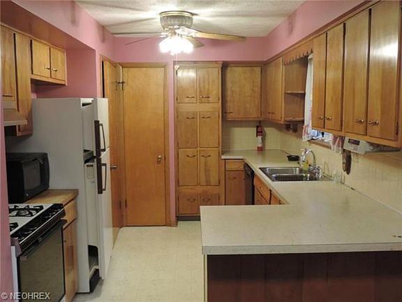 5th image of 3868 Argonne Ave