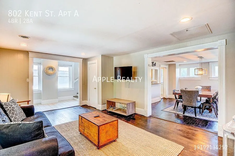 802 Kent St. Apt A - Available now! — Photo 4