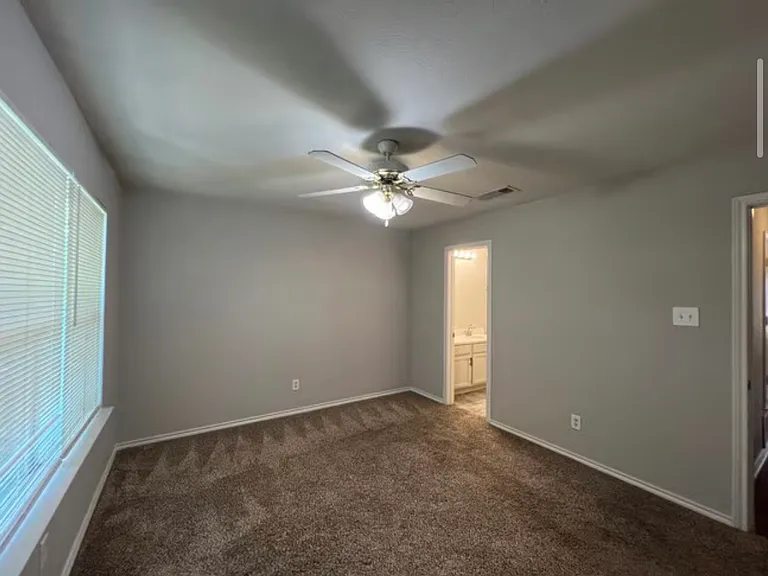 8126 Marydean Ave — Photo 4