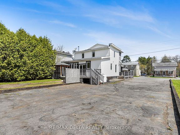 5th image of 3668 Champlain St