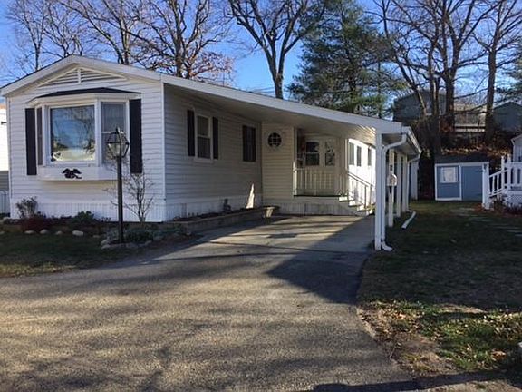 2nd image of 9 Lilac Ln