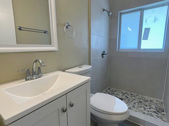 5th image of 712 NW 17th Avenue