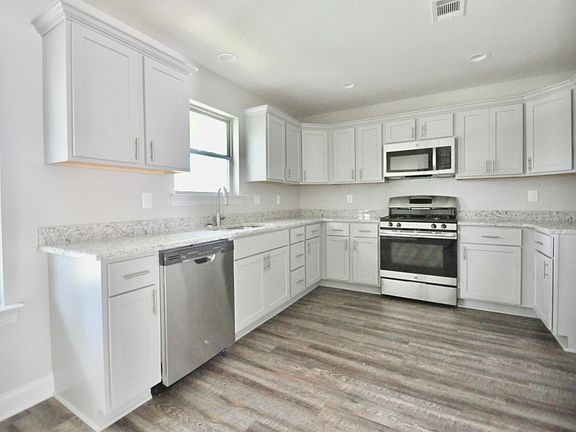 4th image of 2900 Gallo Dr
