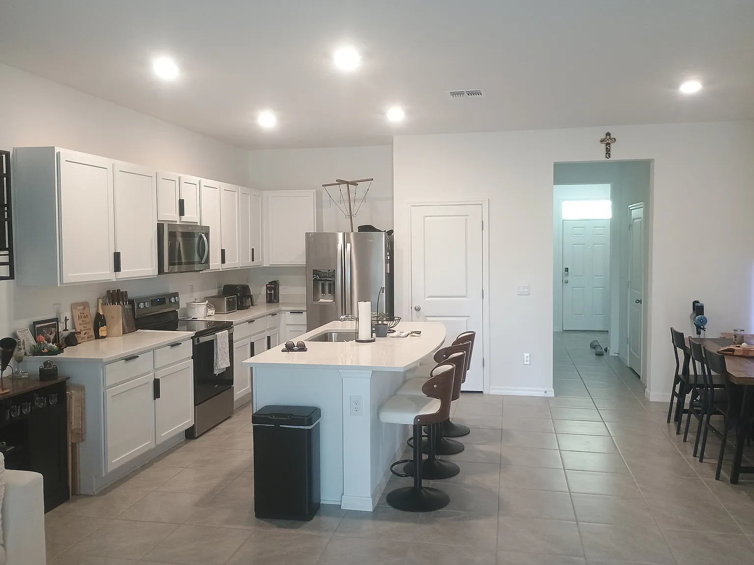 3 bed, 1673 sqft, $1,920 — Photo 4
