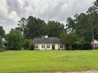 111 Northwoods Rd, Greenwood, SC 29649