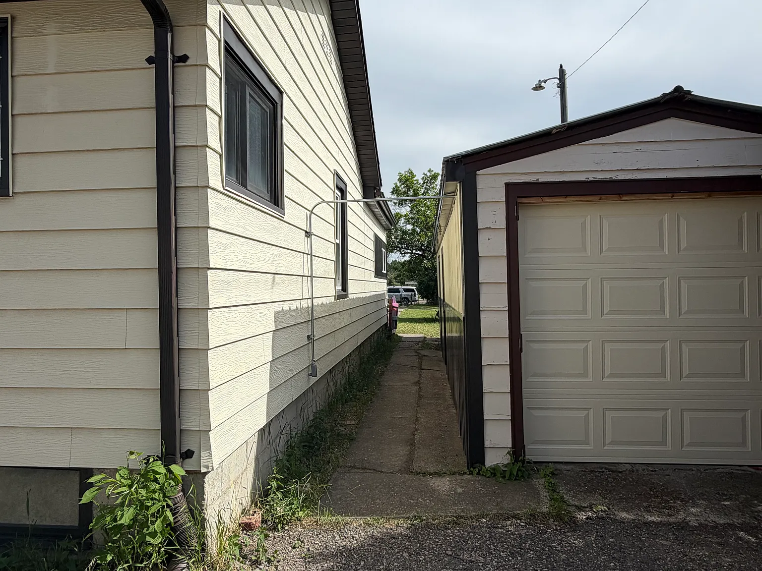 2 bed, 770 sqft, $2,000 — Photo 2