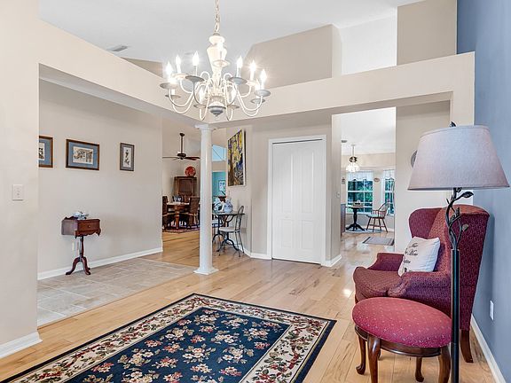 5th image of 716 Willow Wood Pl