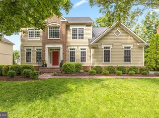 8020 Amsterdam Ct, Gainesville, VA 20155