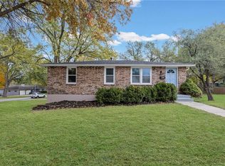 11515 N Charlotte St, Kansas City, MO 64155