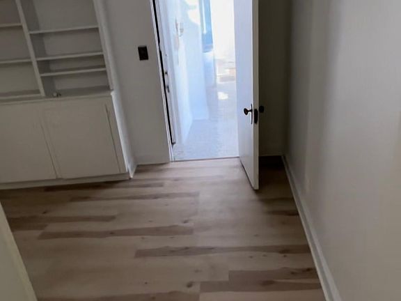 4th image of 2306 E Superior St #5