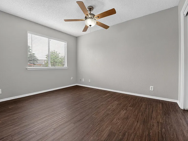 1509 Taron Dr — Photo 17