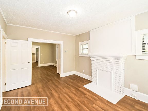 3rd image of 204 W 23rd St