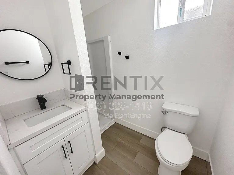 933 1/2 E Kingsley Ave — Photo 6