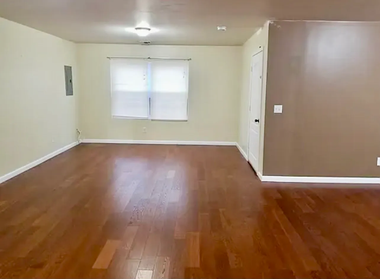 245 Washington St — Photo 4